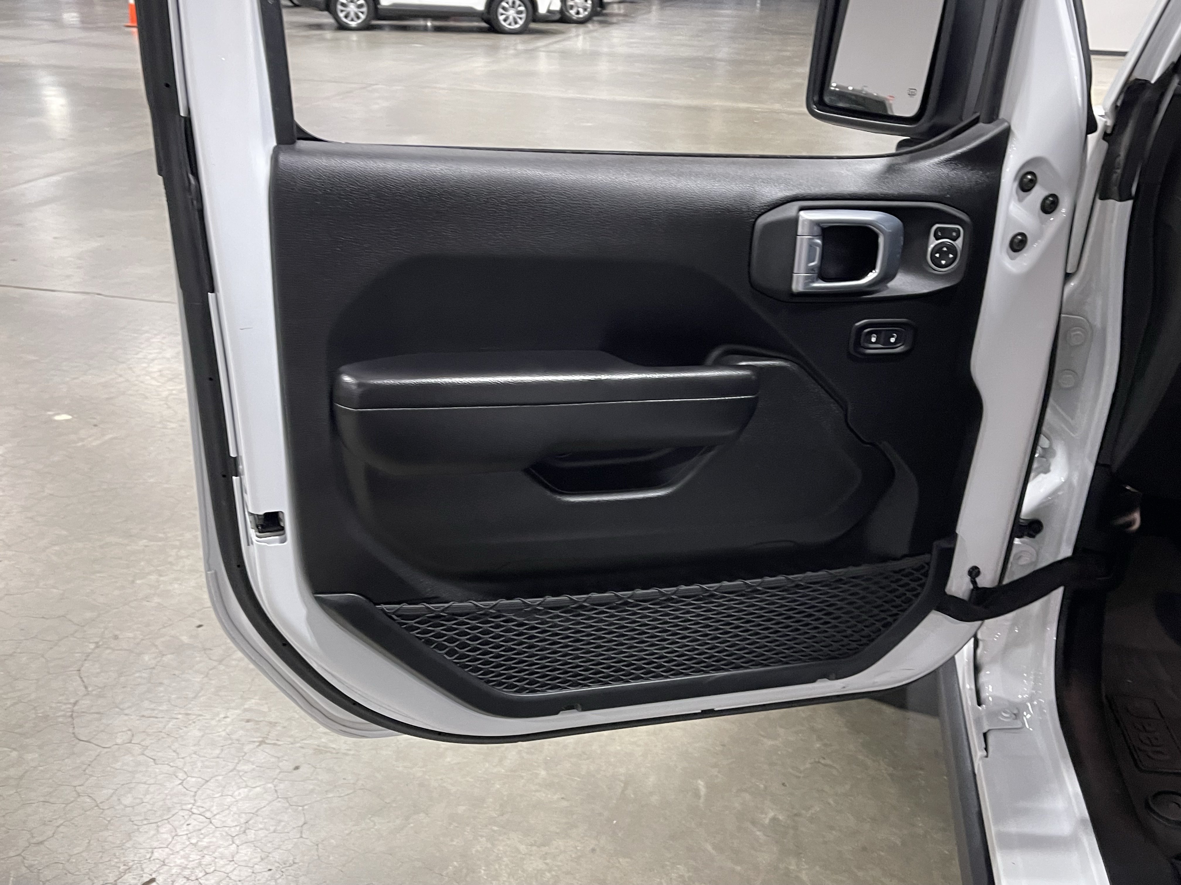 Used 2021 Jeep Wrangler Unlimited Rubicon AWD/4WD image 16