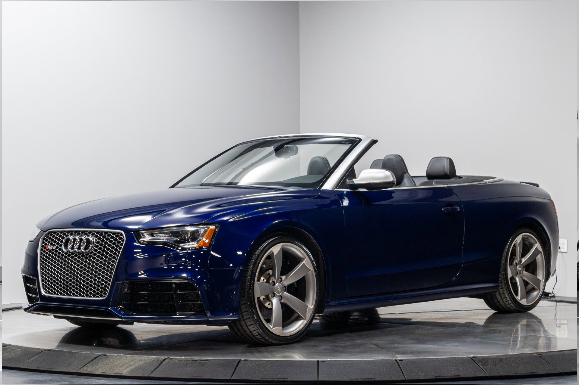 Used 2013 Audi RS 5 Cabriolet image 2