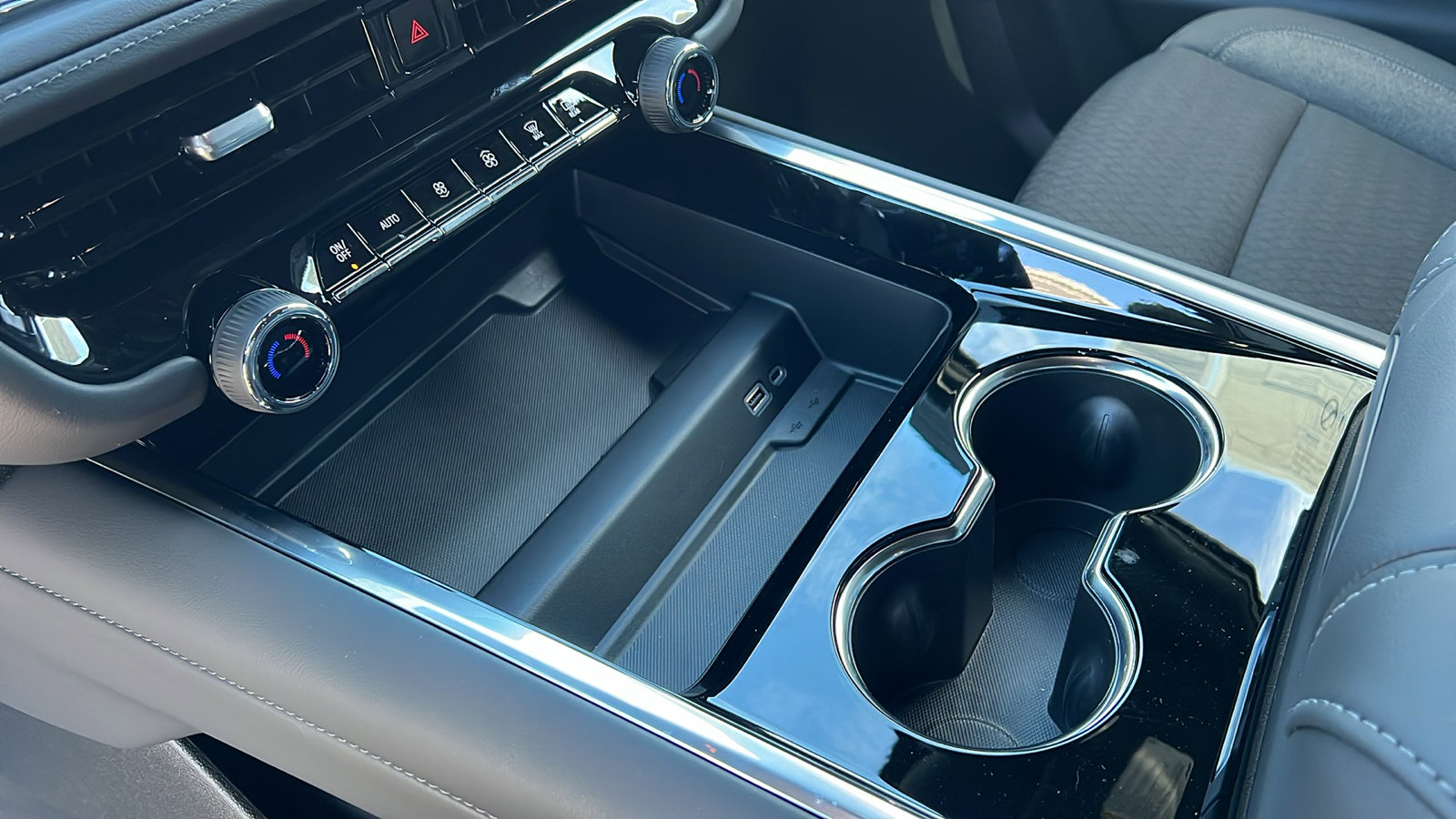 New 2026 Chevrolet Suburban LS image 22