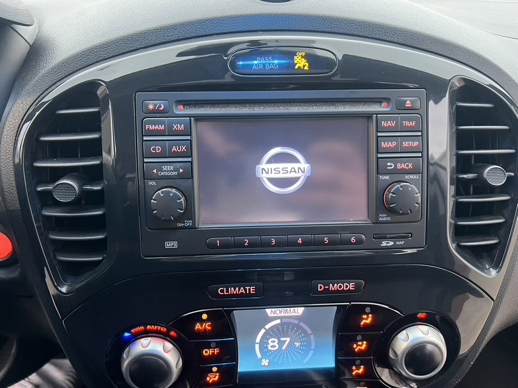 Used 2013 Nissan Juke SL image 15