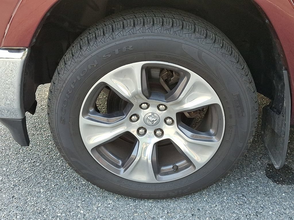 Used 2019 RAM 1500 Laramie AWD/4WD image 4