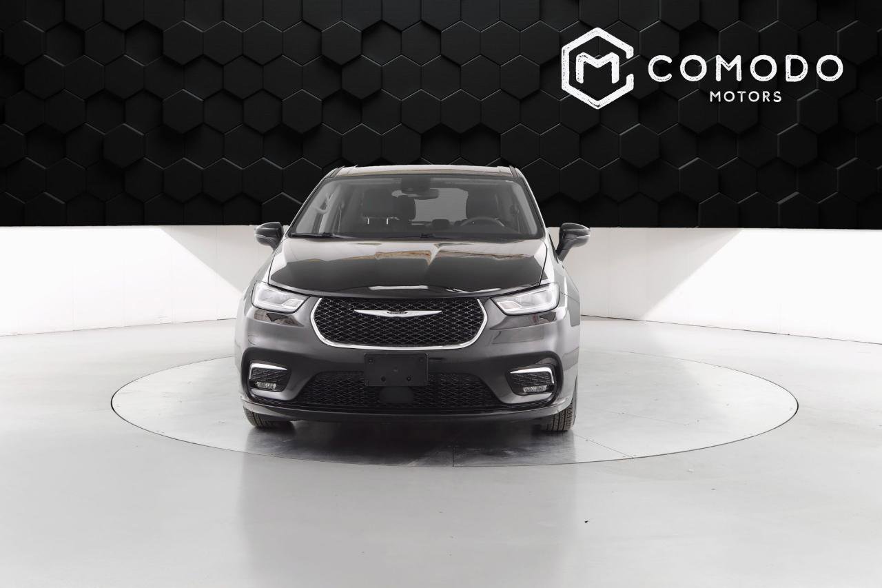 Used 2023 Chrysler Pacifica Touring-L image 8