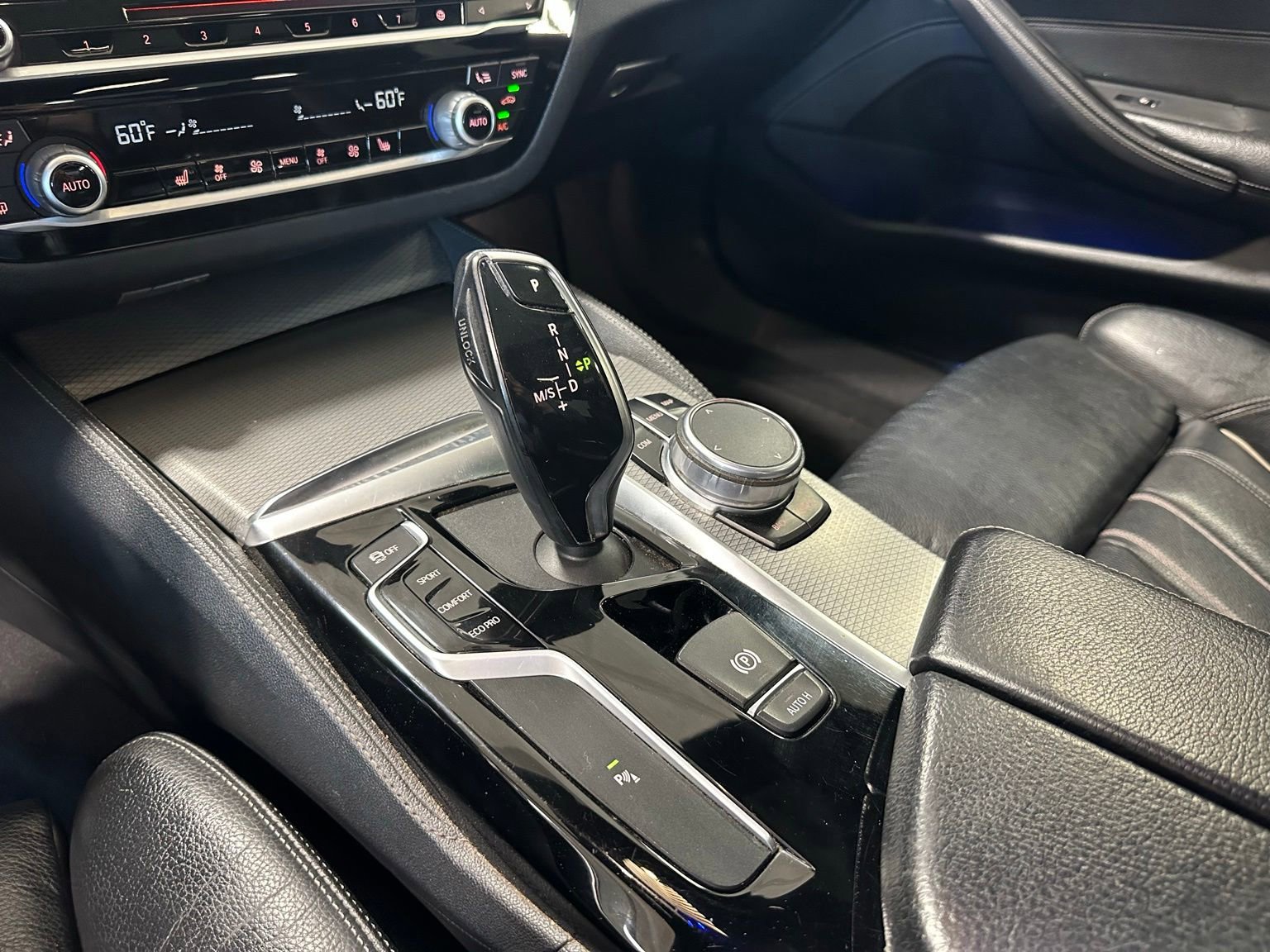 Used 2018 BMW 530i w/ M Sport Package RWD image 30