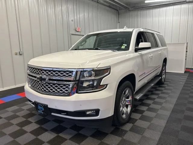 Used 2017 Chevrolet Suburban LT w/ LT Signature Package AWD/4WD image 8