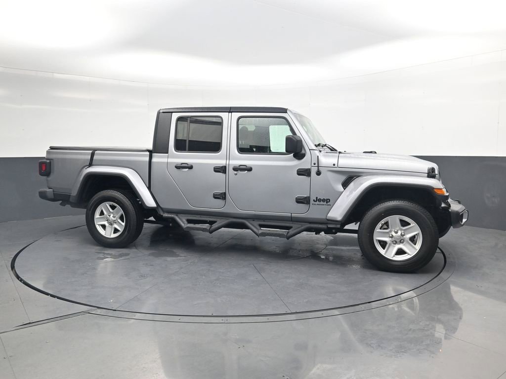 Used 2021 Jeep Gladiator Sport AWD/4WD image 4