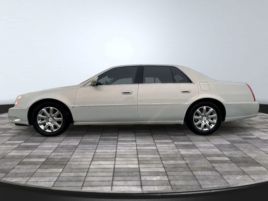 Used 2008 Cadillac DTS FWD image 4
