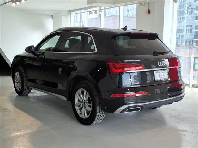 Used 2023 Audi Q5 2.0T Premium w/ Convenience Package image 6