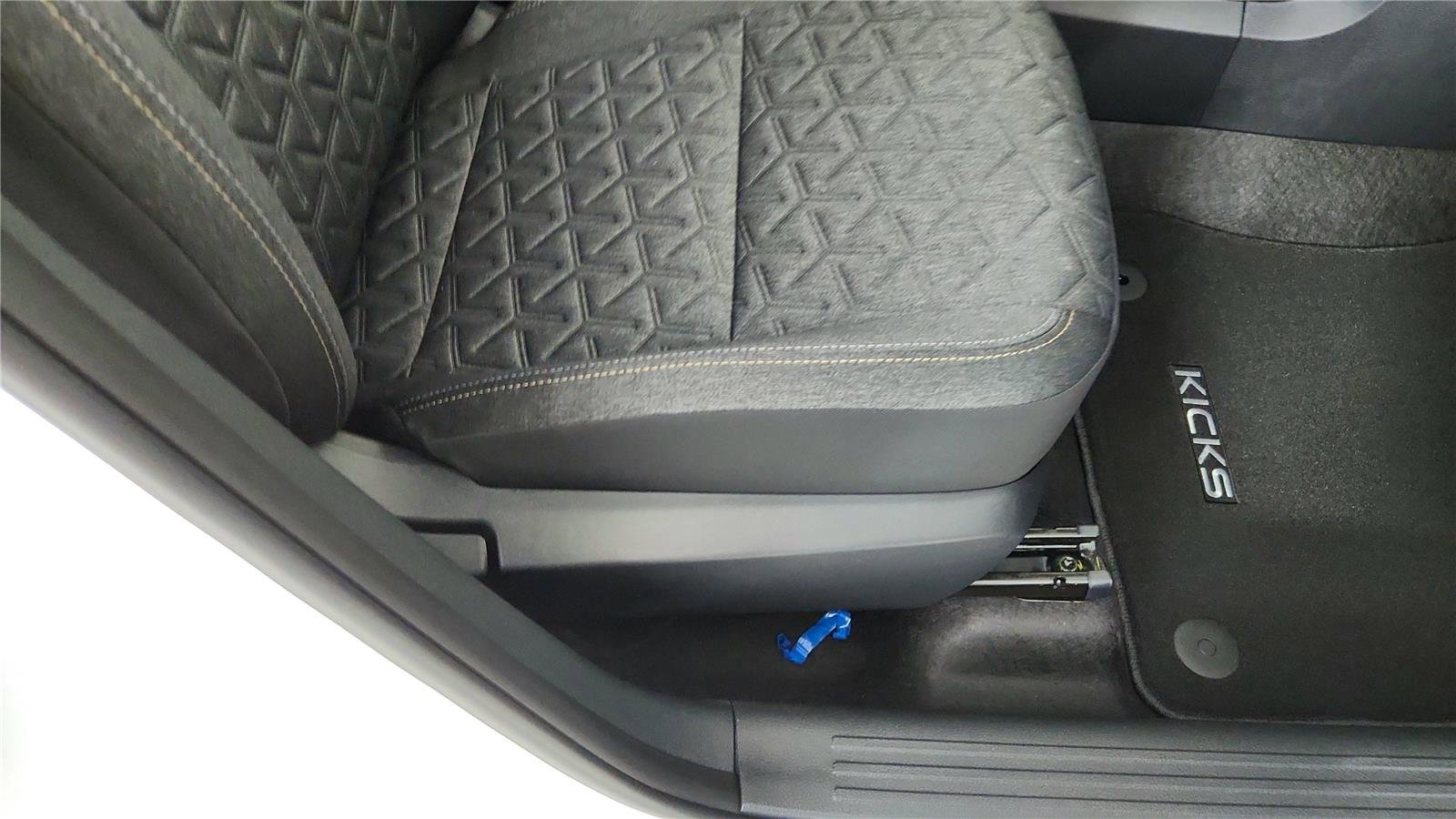 New 2026 Nissan Kicks SV w/ Charging Package image 26