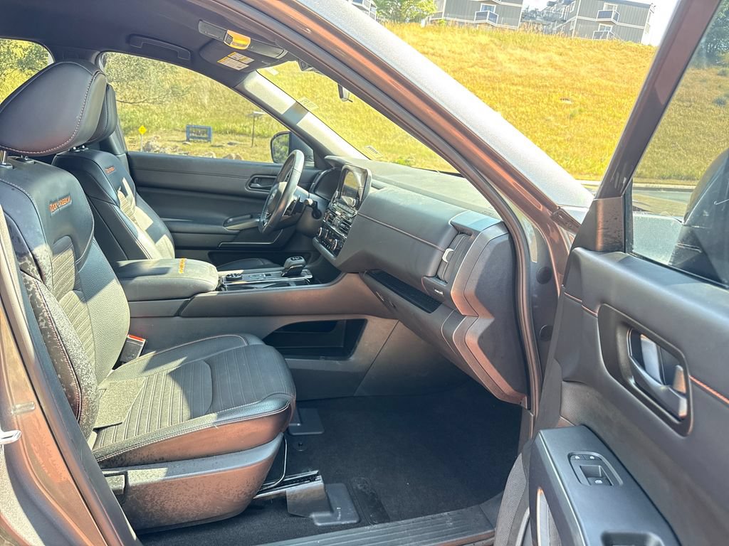 Used 2024 Nissan Pathfinder Rock Creek AWD/4WD image 32