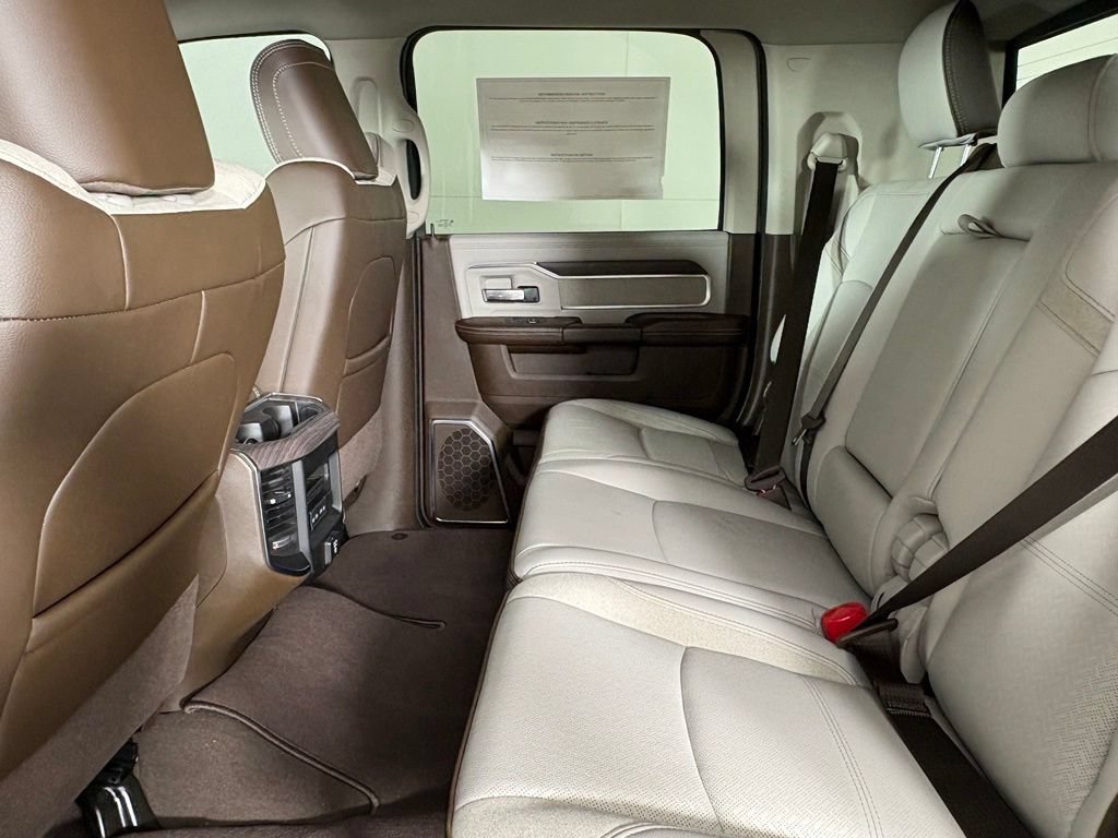 New 2026 RAM 2500 Laramie AWD/4WD image 39