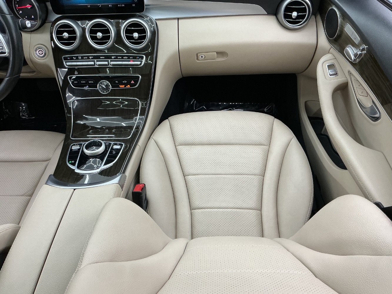 Used 2019 Mercedes-Benz C 300 Sedan image 32