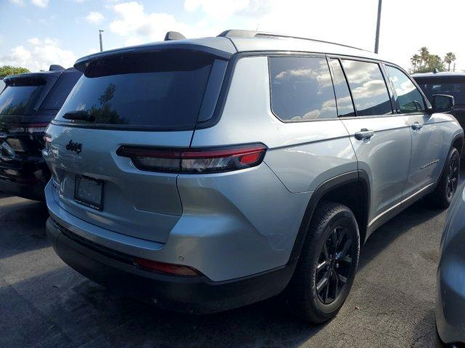 New 2024 Jeep Grand Cherokee L Laredo AWD/4WD image 4