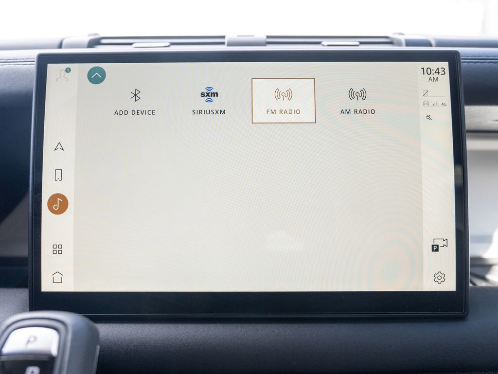 Certified 2025 Land Rover Defender 110 S image 31