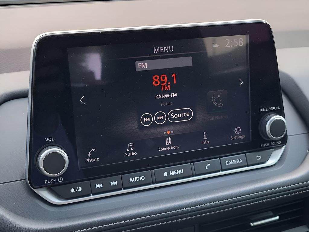 Used 2023 Nissan Rogue SV image 15