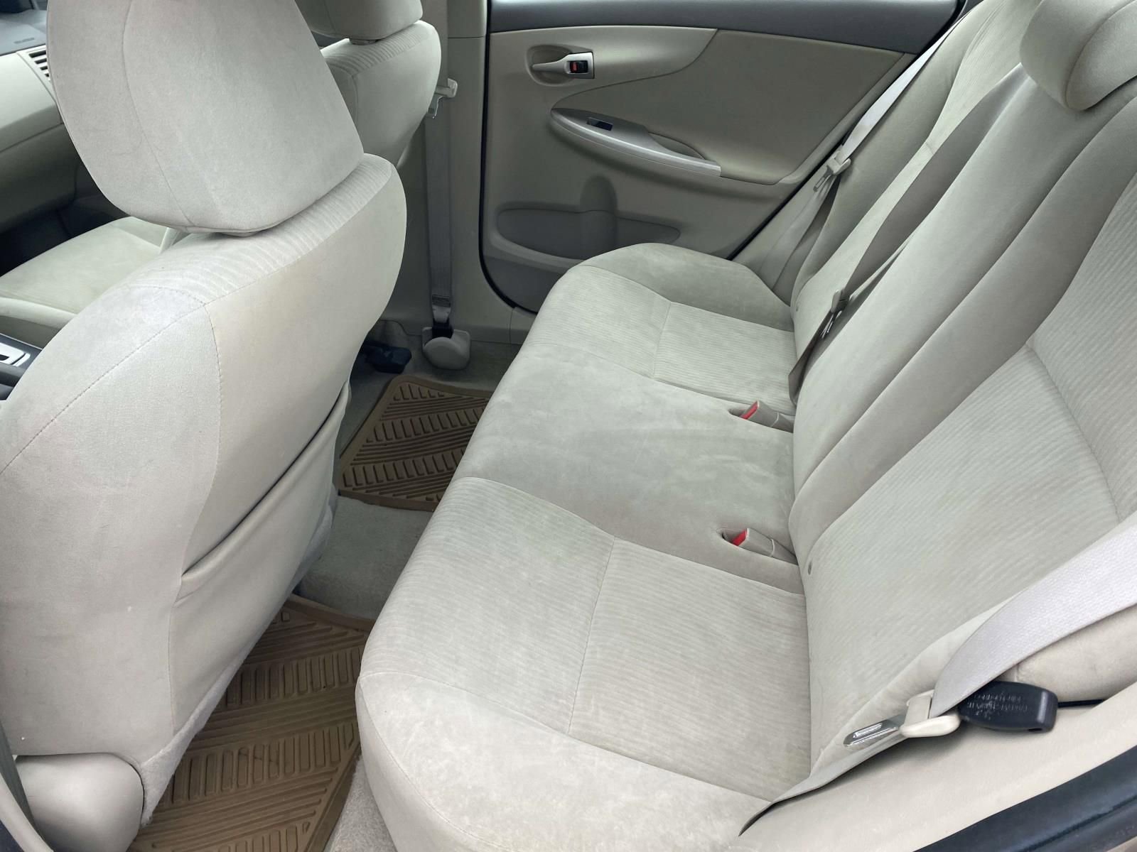 Used 2010 Toyota Corolla LE FWD image 11