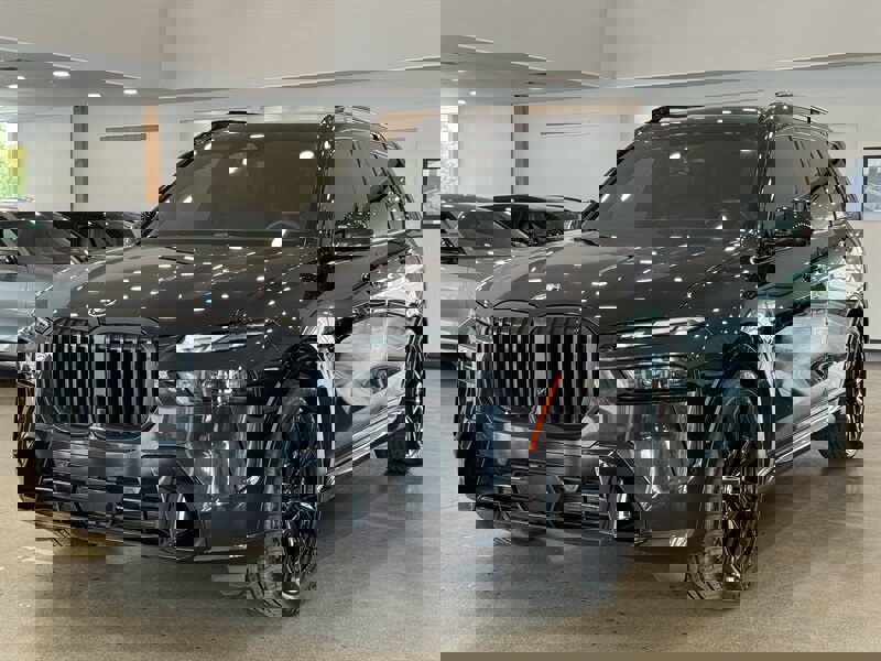 Used 2023 BMW X7 xDrive40i w/ M Sport Package image 1