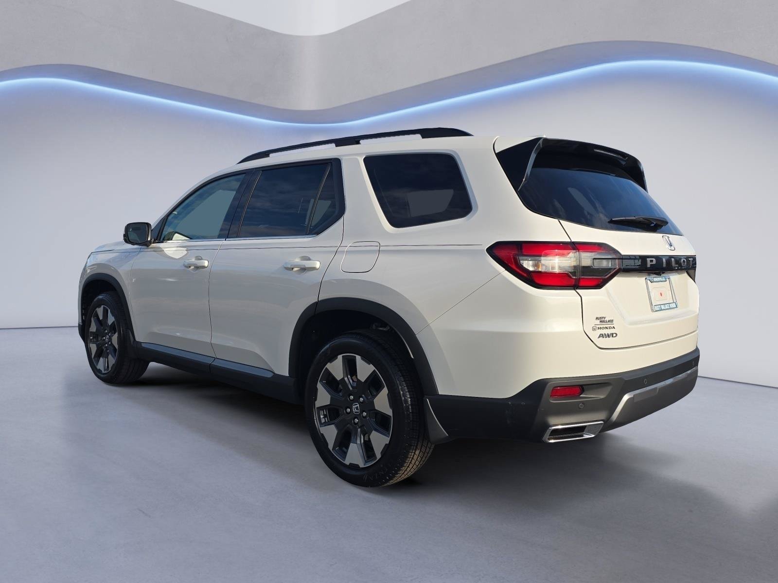 New 2026 Honda Pilot Touring image 3