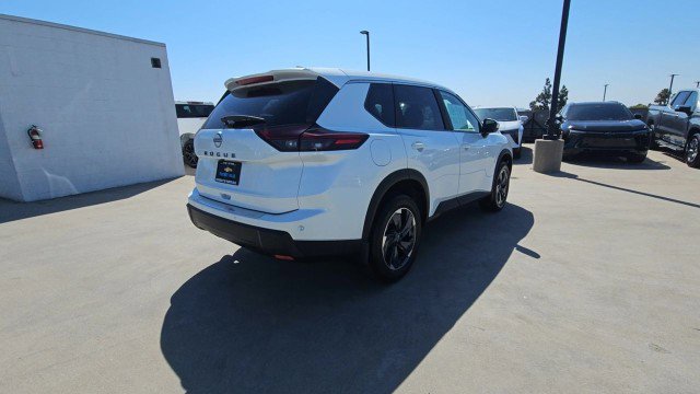 Used 2025 Nissan Rogue SV FWD image 8