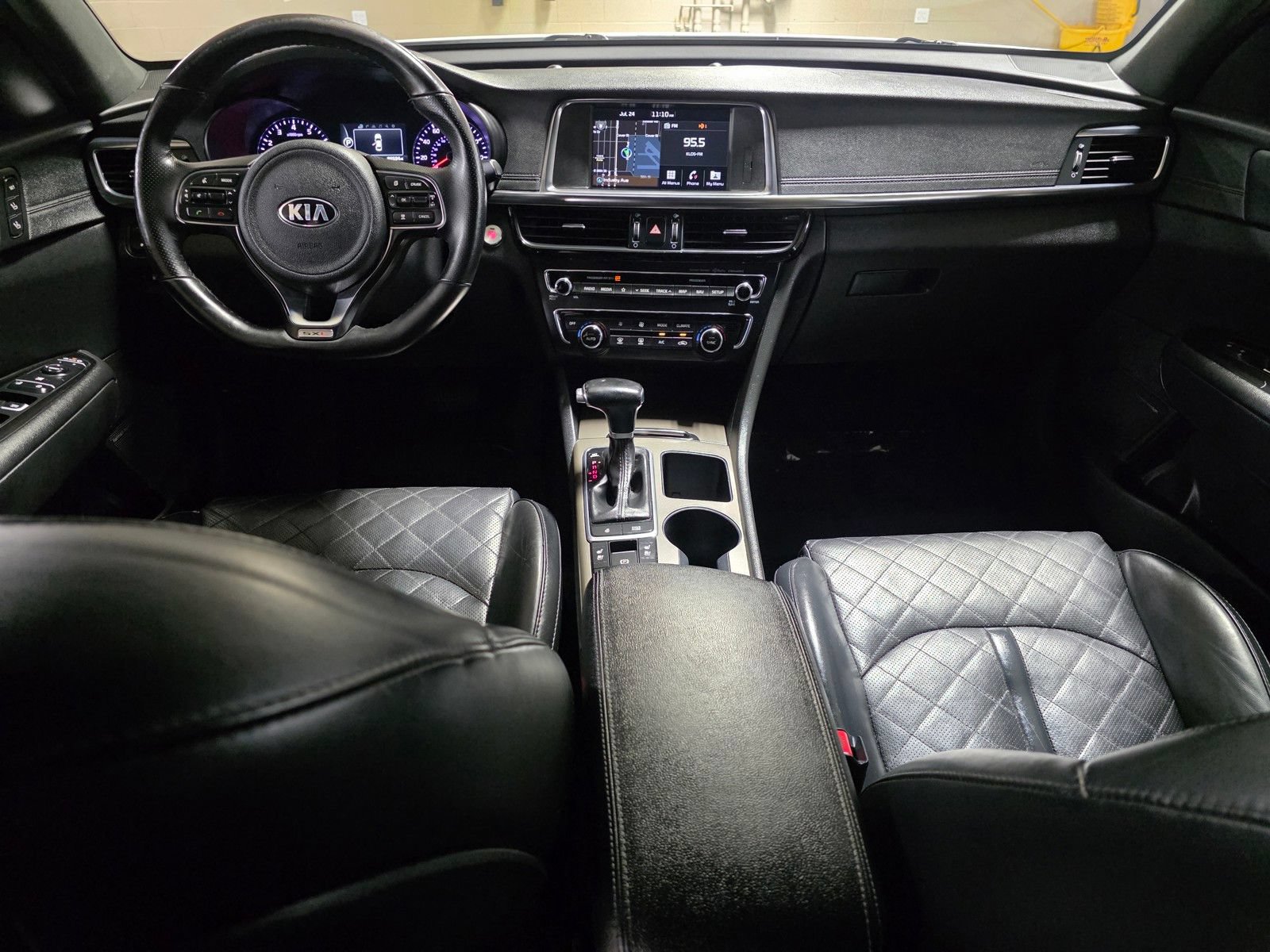 Used 2018 Kia Optima SX w/ Technology Package FWD image 18