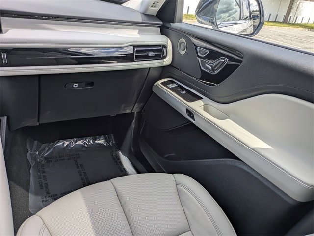 Used 2025 Lincoln Aviator Reserve w/ Illumination Package image 16