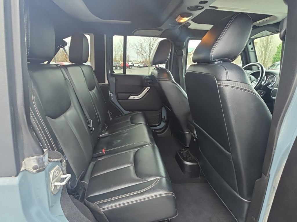 Used 2015 Jeep Wrangler Unlimited Sahara w/ Dual Top Group image 35