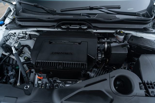 Used 2025 Honda Pilot Sport image 31