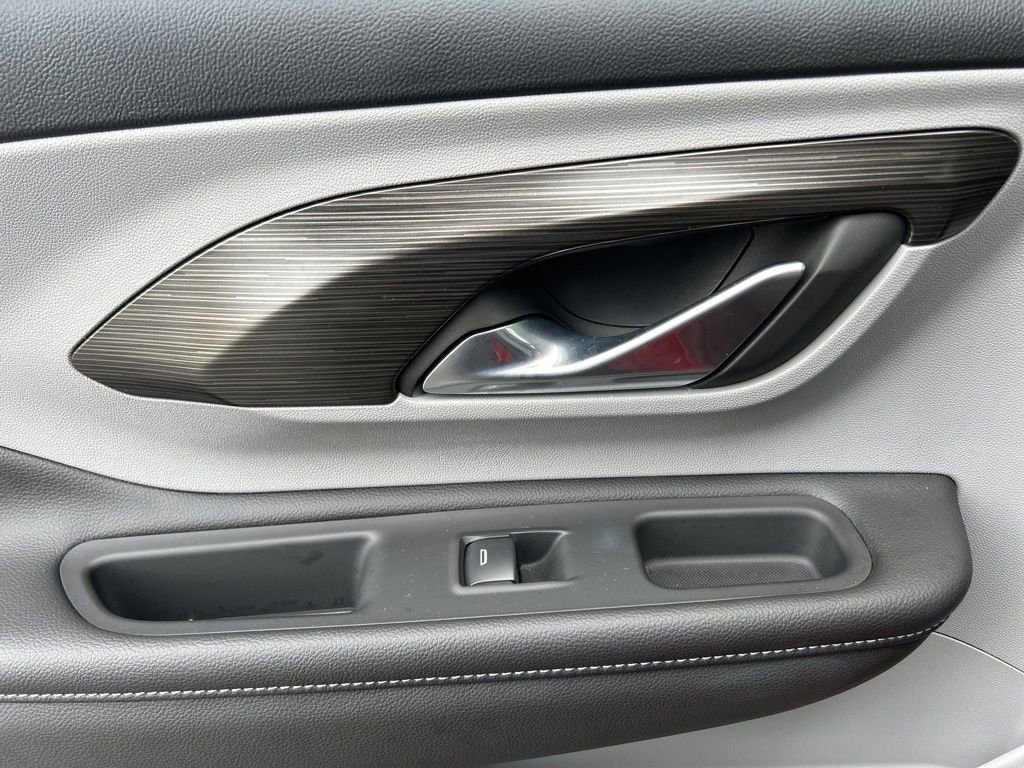 Used 2024 GMC Terrain SLT w/ Elevation Edition AWD/4WD image 37