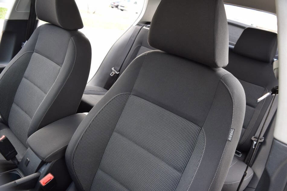 Used 2013 Volkswagen Golf TDI image 43