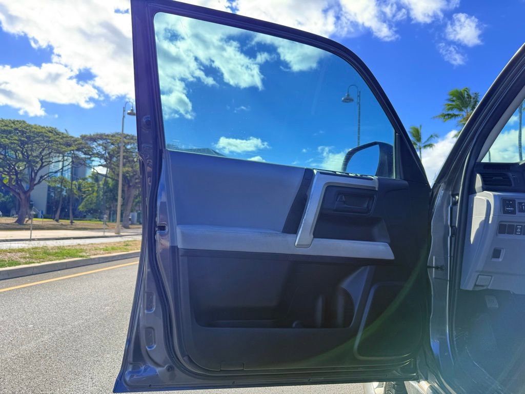 Used 2011 Toyota 4Runner SR5 image 13