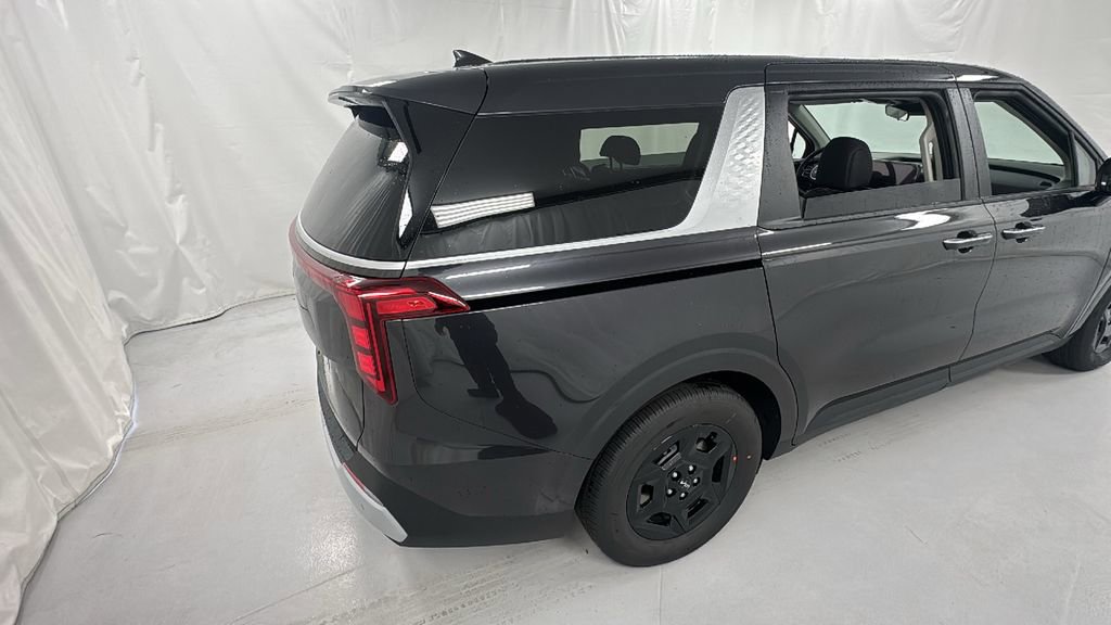 New 2026 Kia Carnival image 3