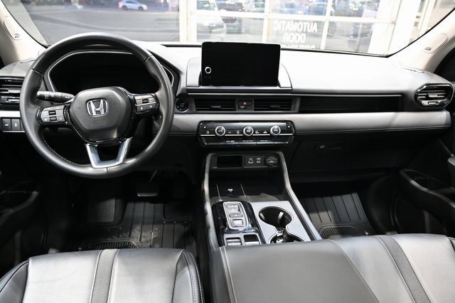 Used 2024 Honda Pilot Touring image 13