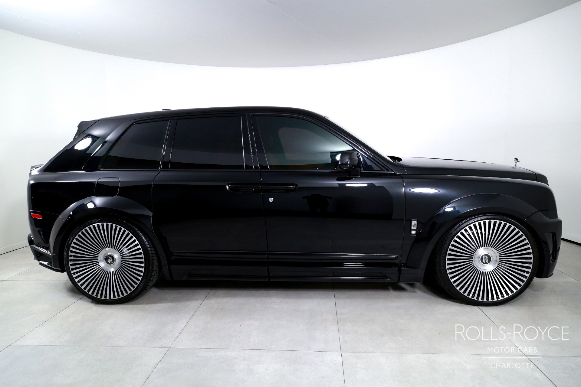 Used 2022 Rolls-Royce Cullinan image 10