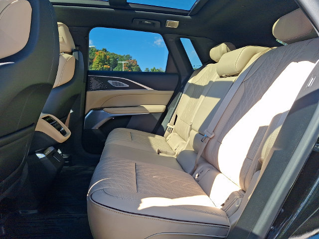 Certified 2026 Cadillac Lyriq Signature Luxury w/ Nappa Leather Package AWD/4WD image 8