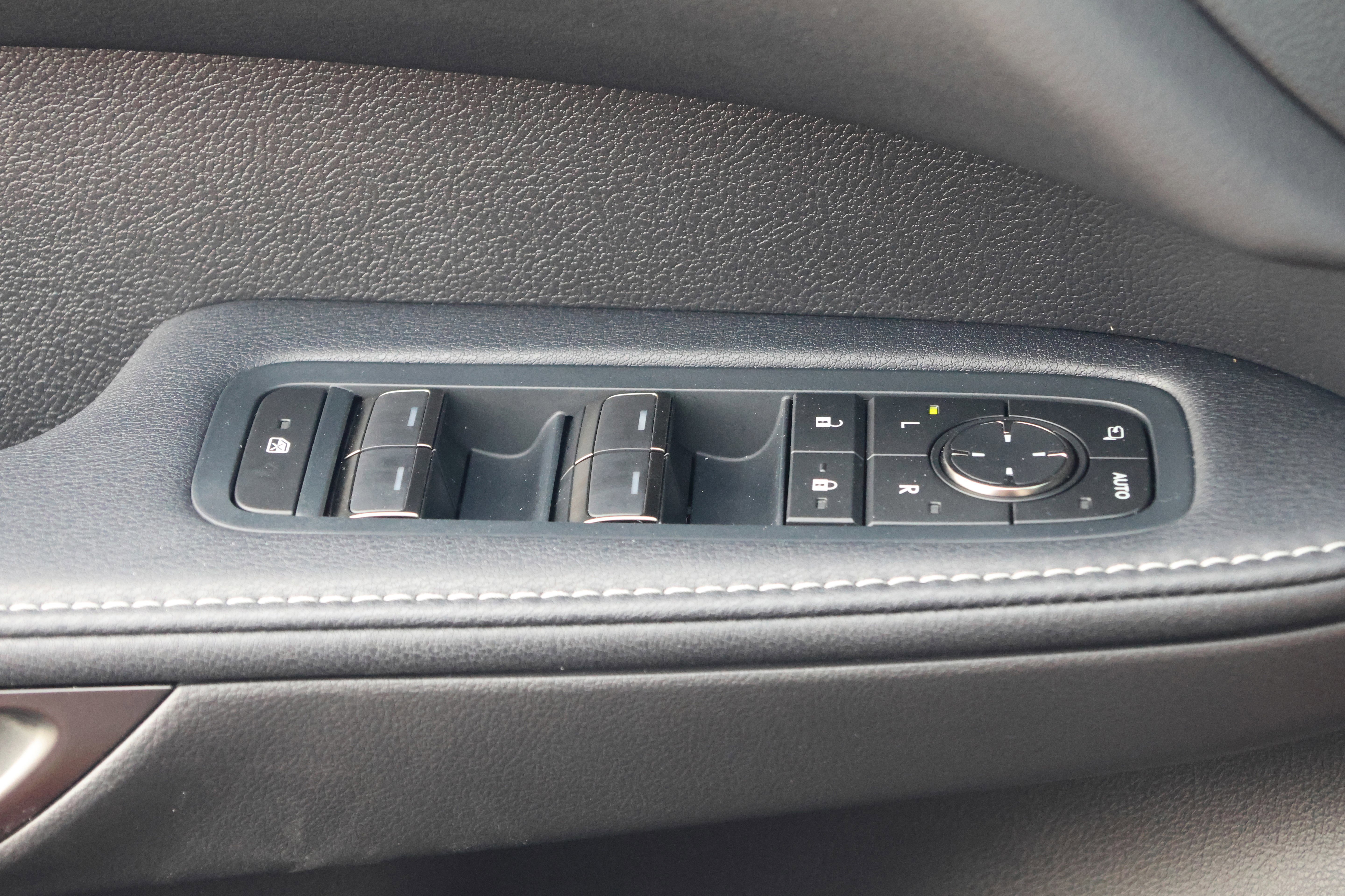 Certified 2024 Lexus RX 350 w/ Convenience Package image 14