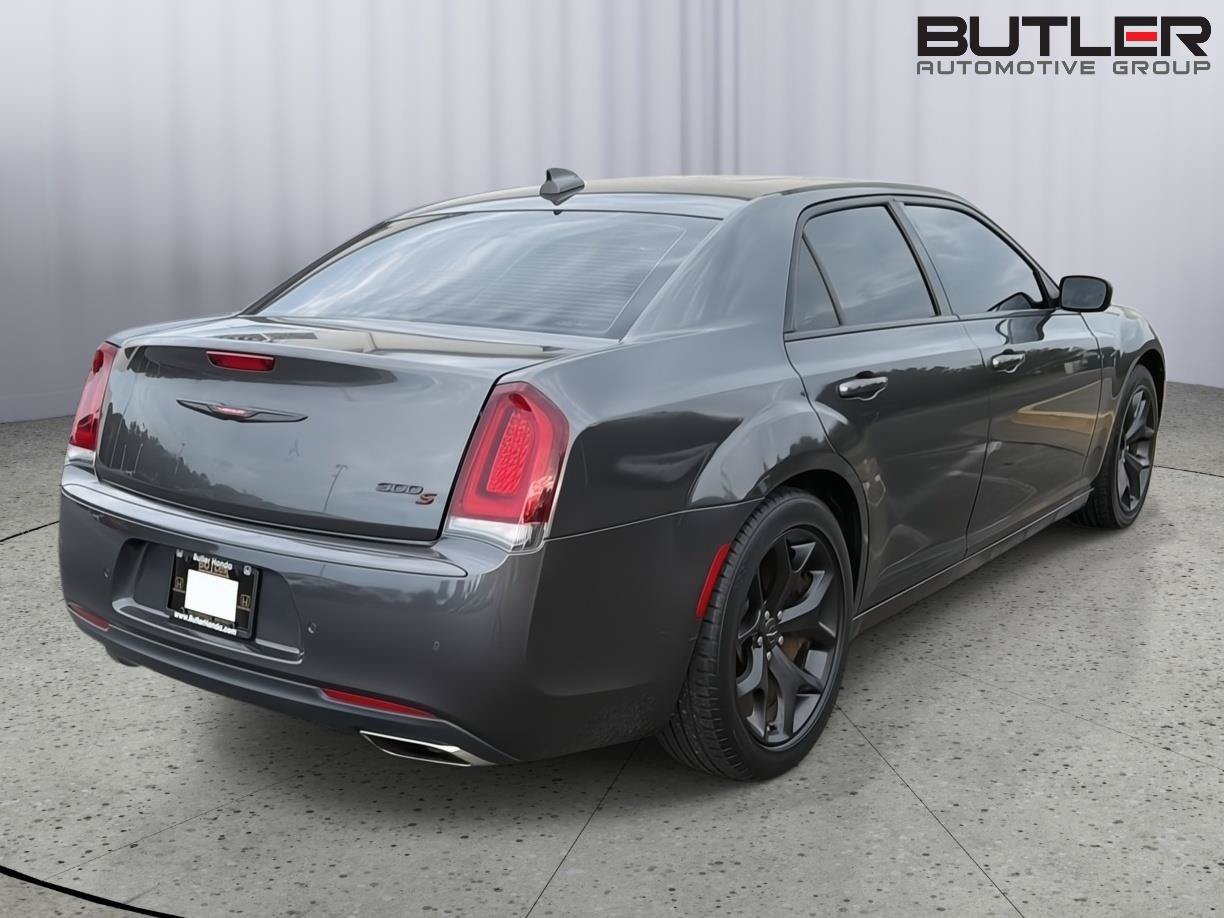 Used 2022 Chrysler 300 S RWD image 8