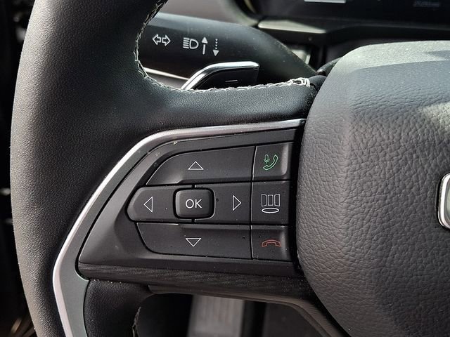 Used 2025 Jeep Grand Cherokee Altitude RWD image 17