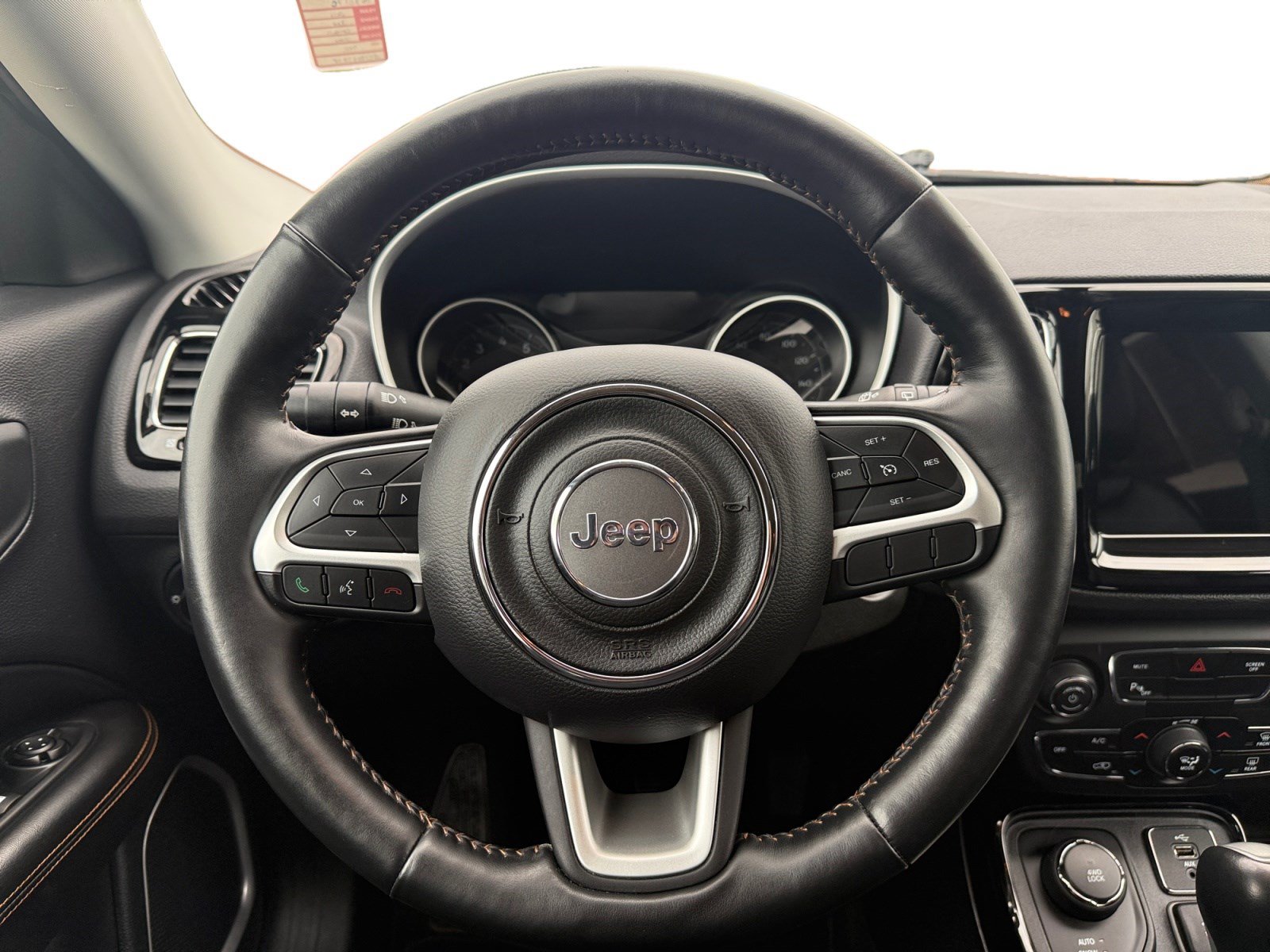 Used 2018 Jeep Compass Limited w/ Navigation Group AWD/4WD image 11