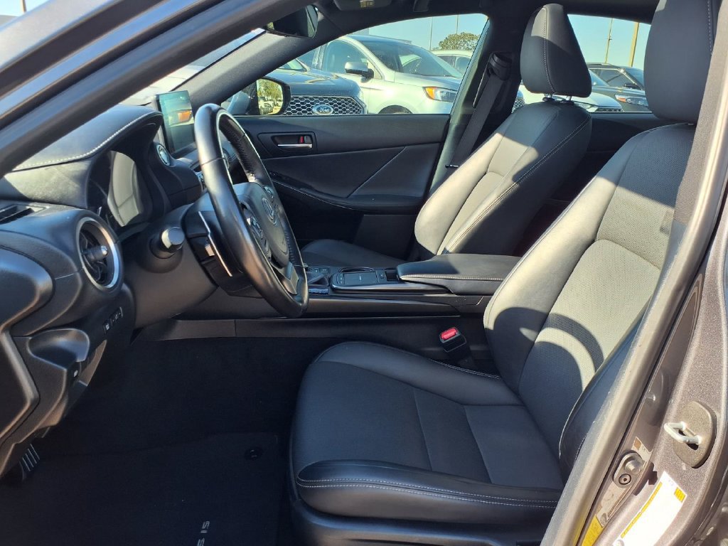 Used 2021 Lexus IS 300 w/ Comfort Package RWD image 22