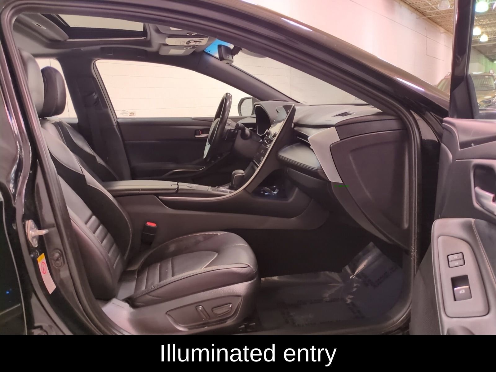 Used 2019 Toyota Avalon XSE image 10