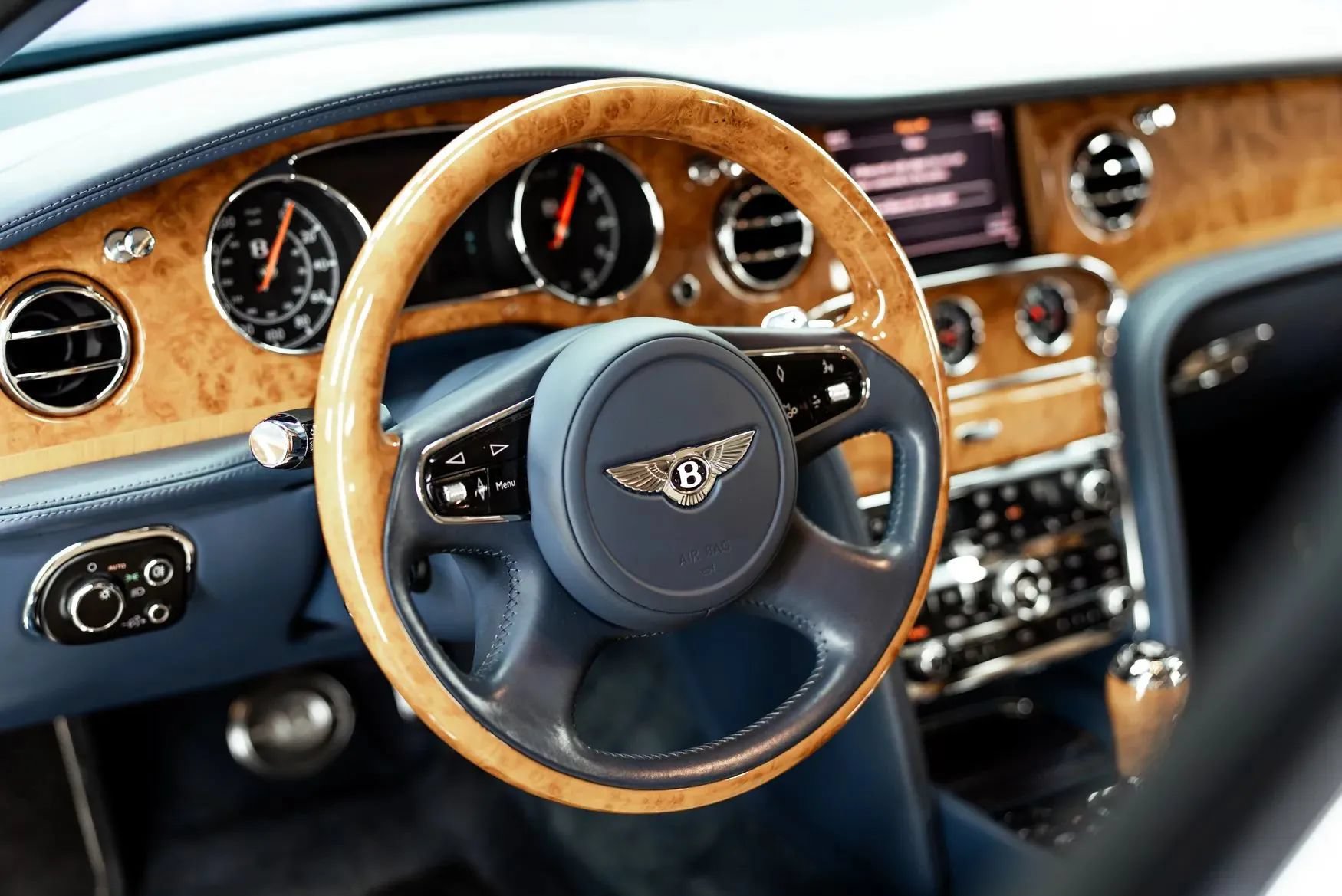 Used 2011 Bentley Mulsanne RWD image 21