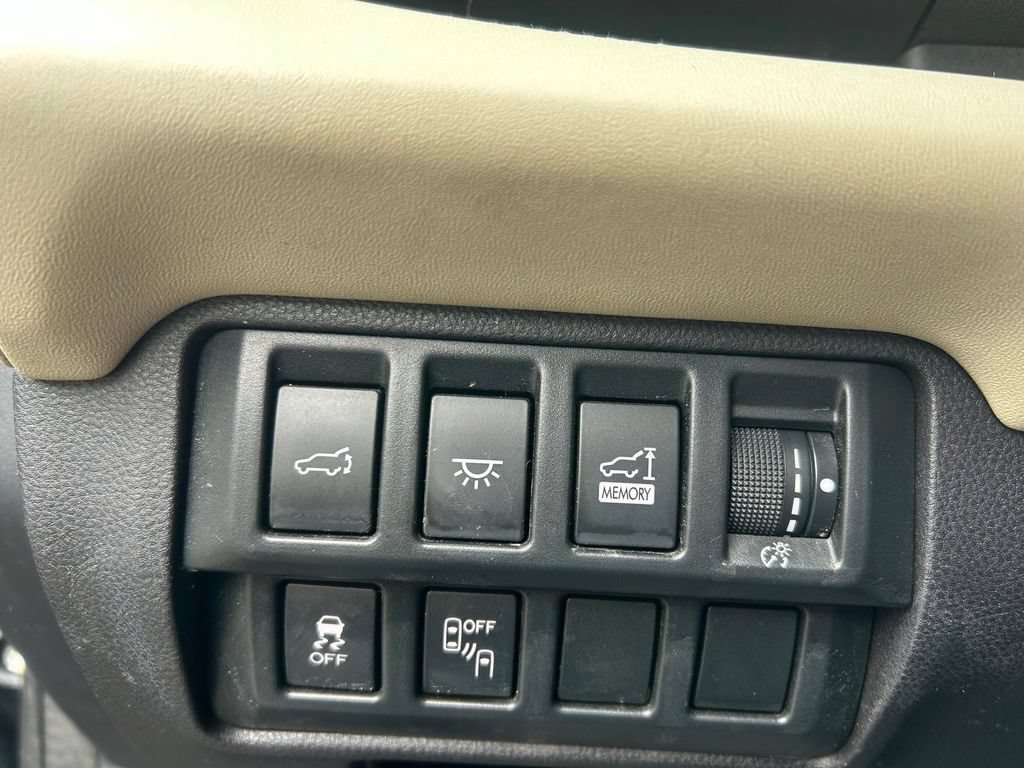 Used 2020 Subaru Ascent Touring AWD/4WD image 14