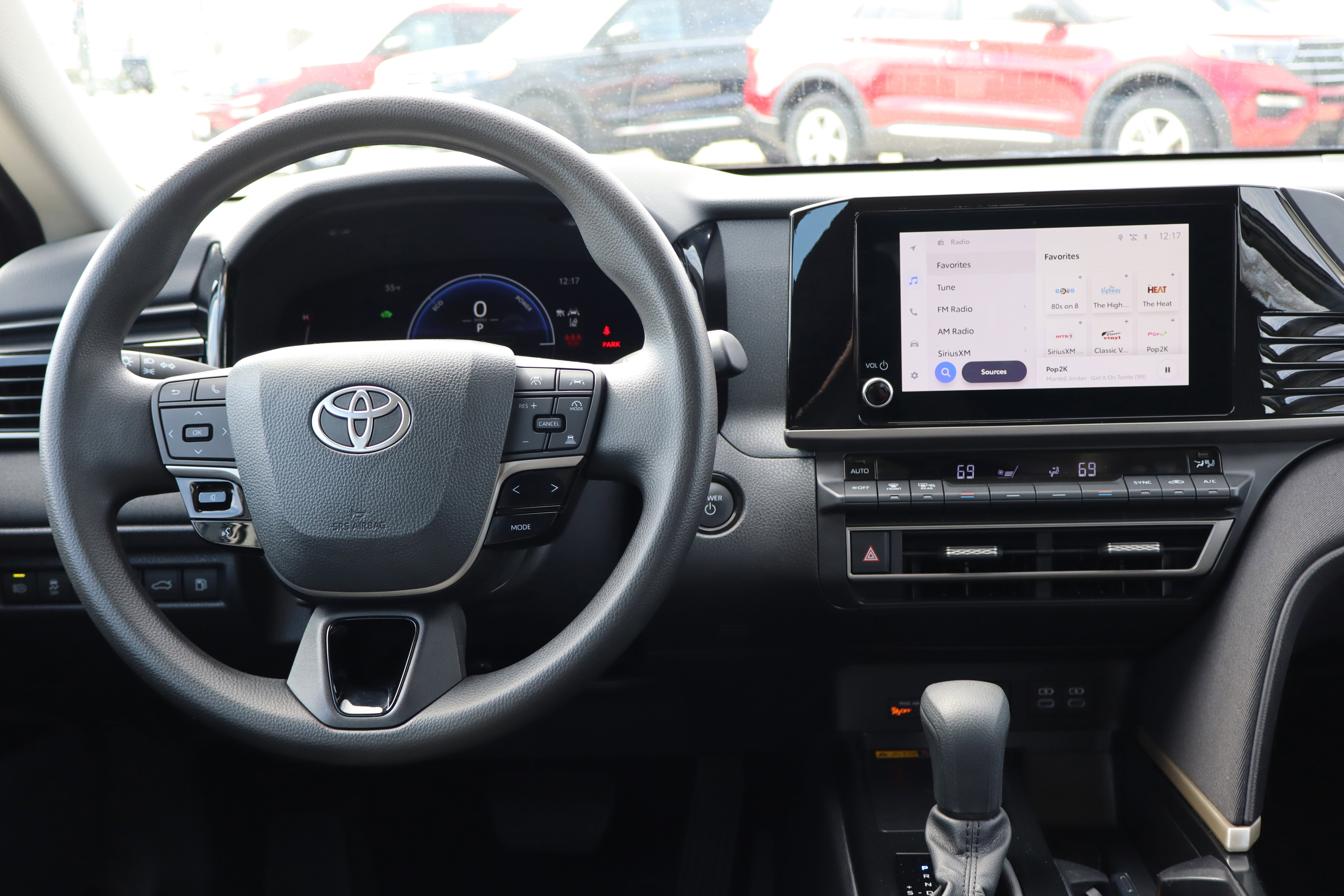 Used 2025 Toyota Camry LE image 30