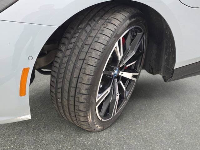 Certified 2025 BMW 550e xDrive w/ Premium Package image 29