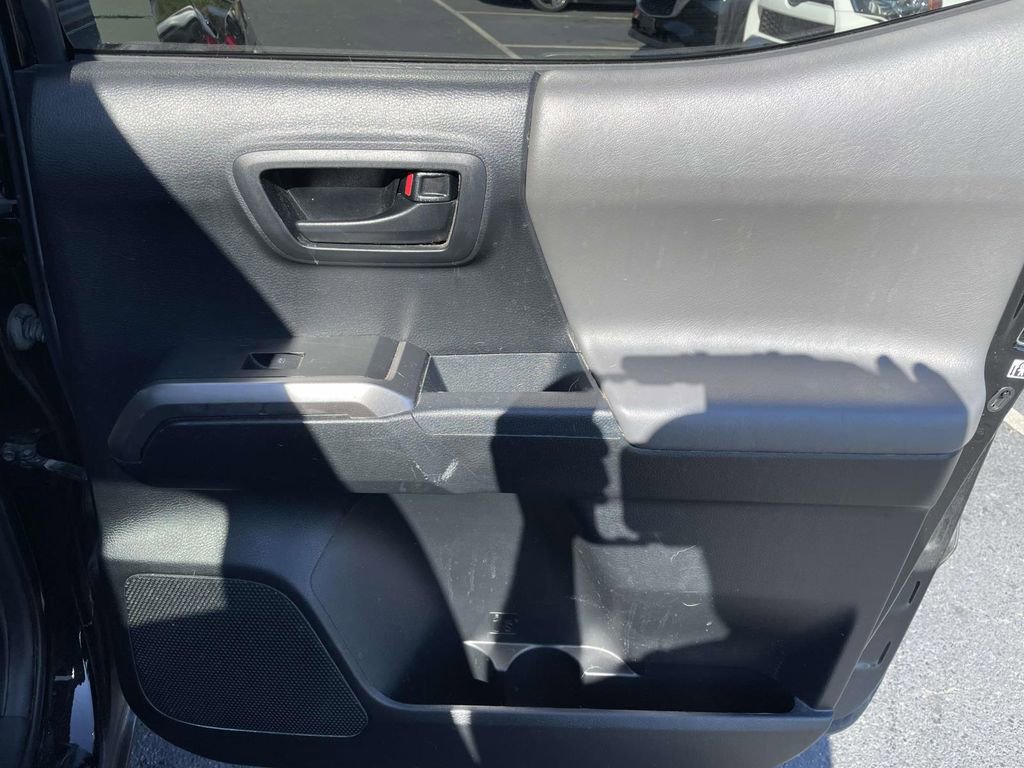 Used 2018 Toyota Tacoma SR5 w/ SR5 Appearance Package (SM) image 46