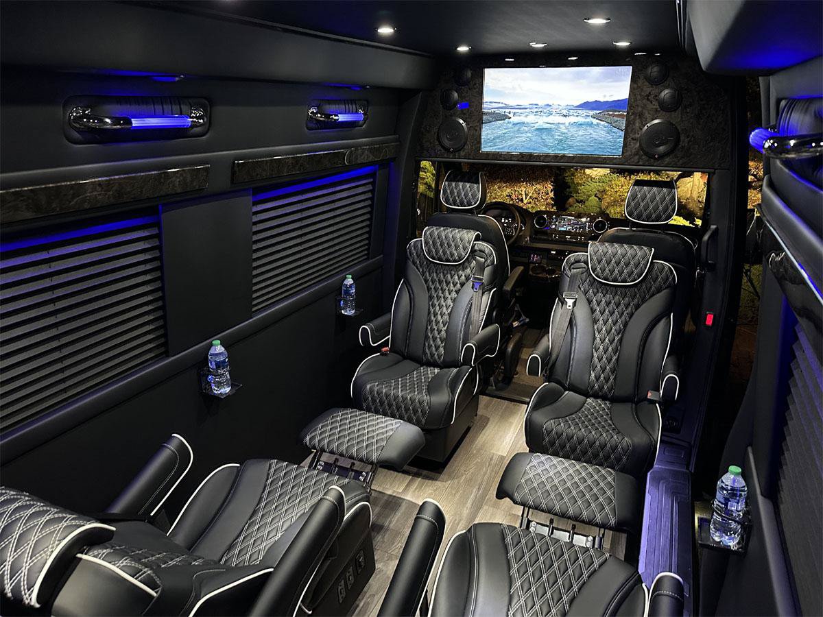Used 2024 Mercedes-Benz Sprinter 3500 image 37