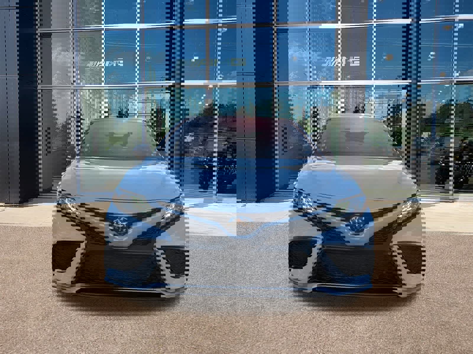 Used 2021 Toyota Camry XSE image 2