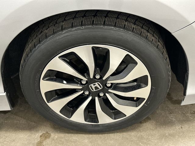 Used 2017 Honda Accord Touring image 5