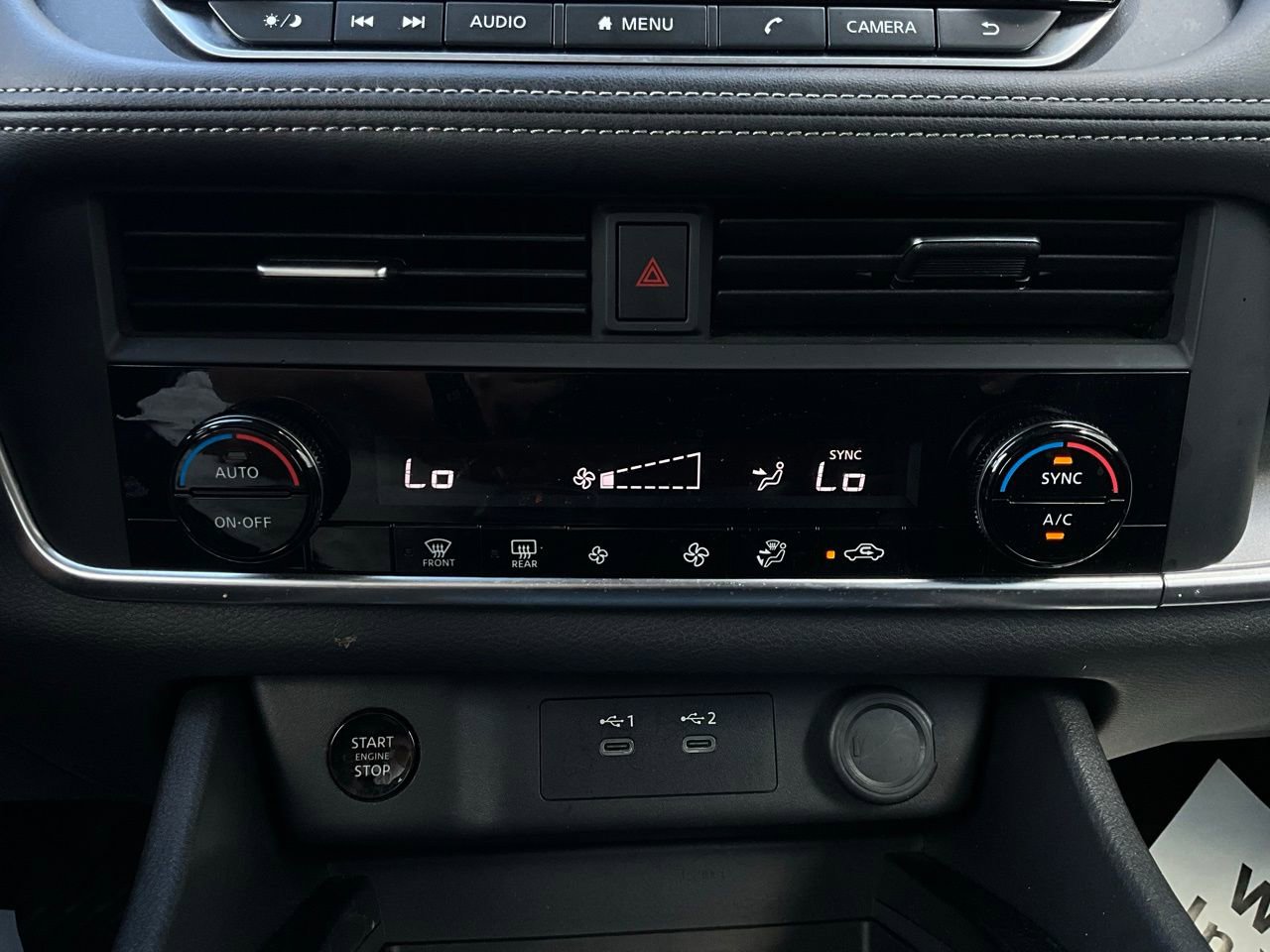 Used 2025 Nissan Rogue SV image 28