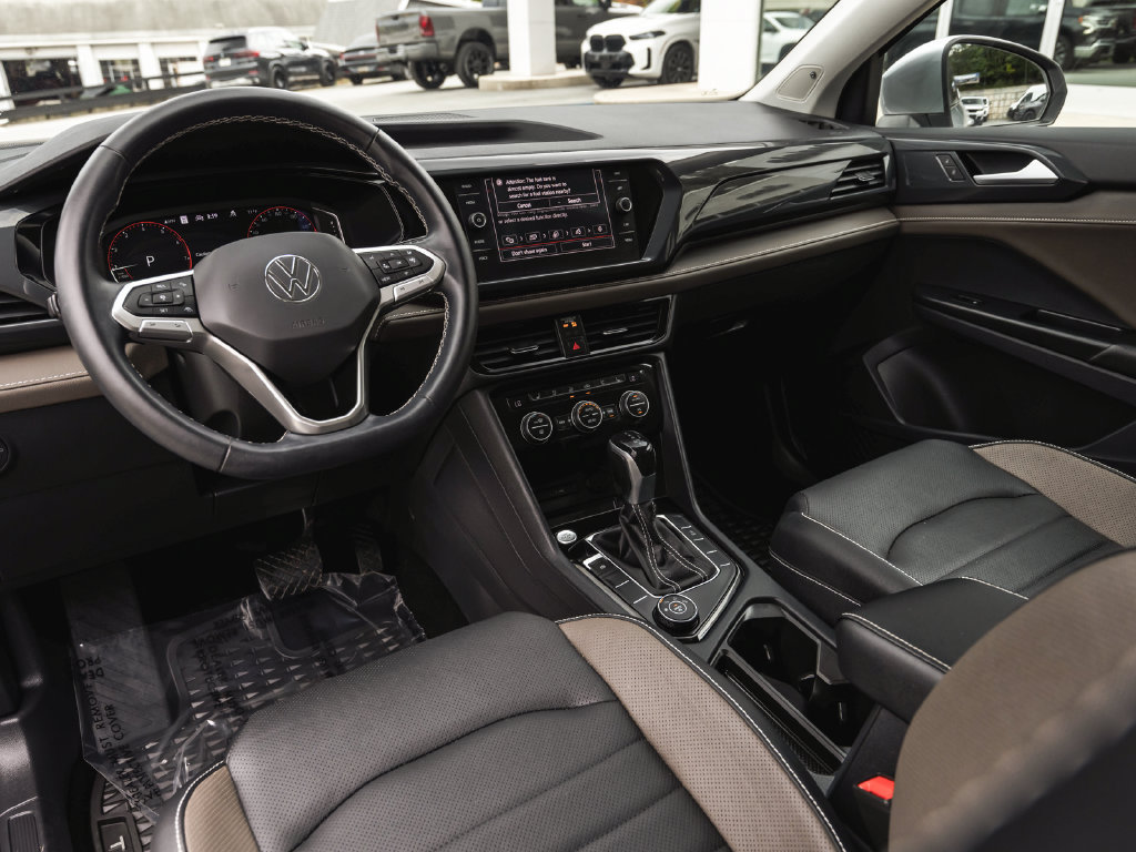 Used 2022 Volkswagen Taos SEL w/ Panoramic Sunroof Package AWD/4WD image 18