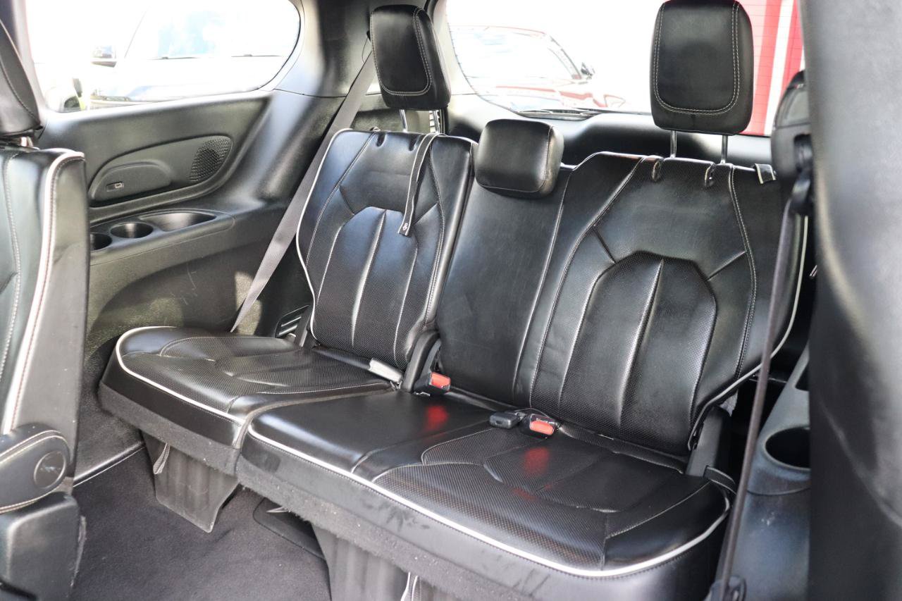 Used 2026 Chrysler Pacifica Limited FWD image 13